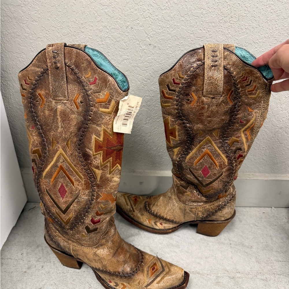 Vintage Western Leather Boots with Colorful Embroidery
